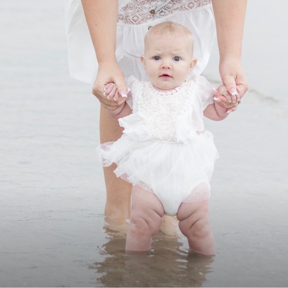 Eyelet onesie - Picture 6 of 6